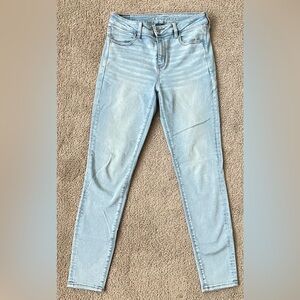 American Eagle Light Wash Skinny Jeans